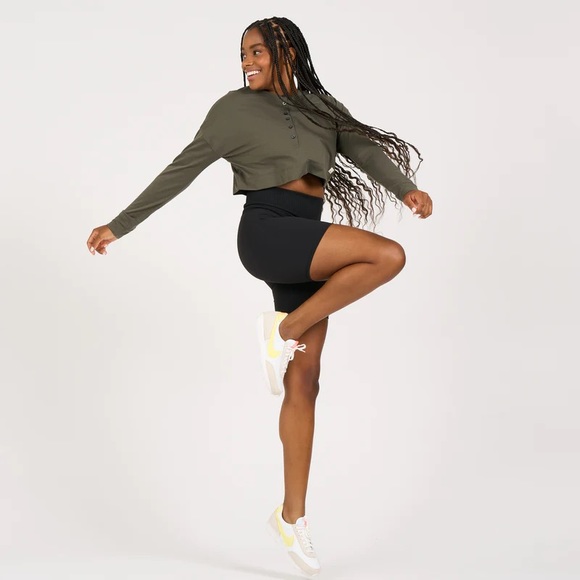 Vuori Avalon Henley - Picture 3 of 4